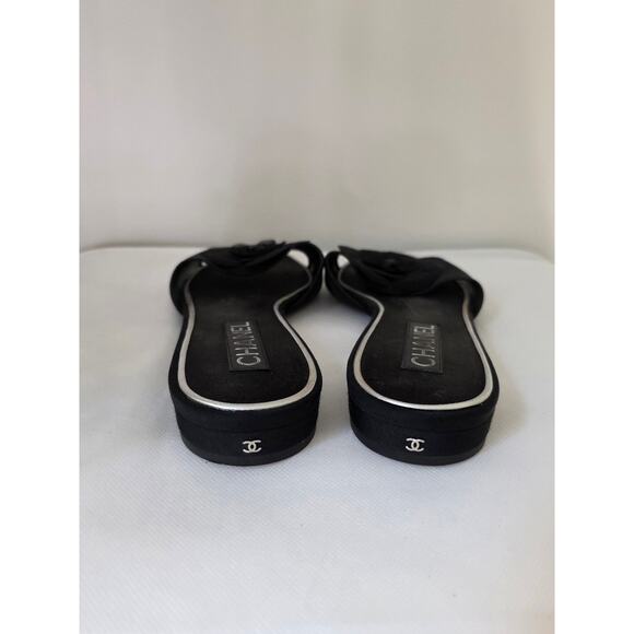 CHANEL Black Mesh Camellia Flower Open Toe Flat Sandals 39.5 sz - Picture 10 of 15